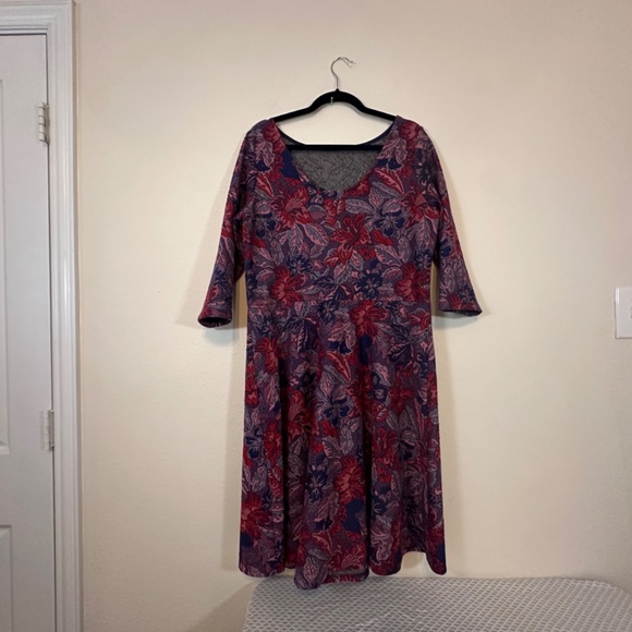LEOTA - Floral Blue and Red Paisley A Line Dress - Picture 2 of 6